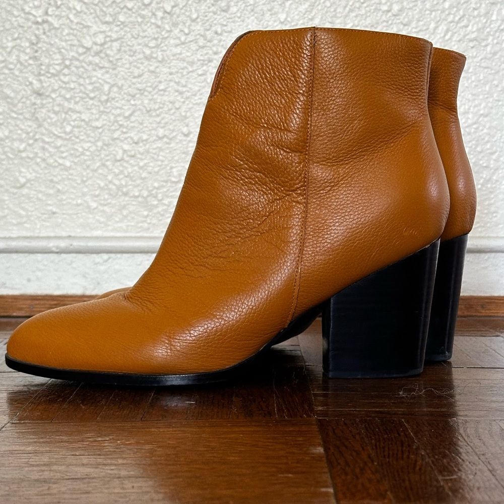 Charlotte Stone sz 10 mustard booties